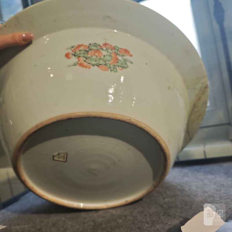 清晚期  广彩西厢记人物故事纹折沿盆 - 图9
